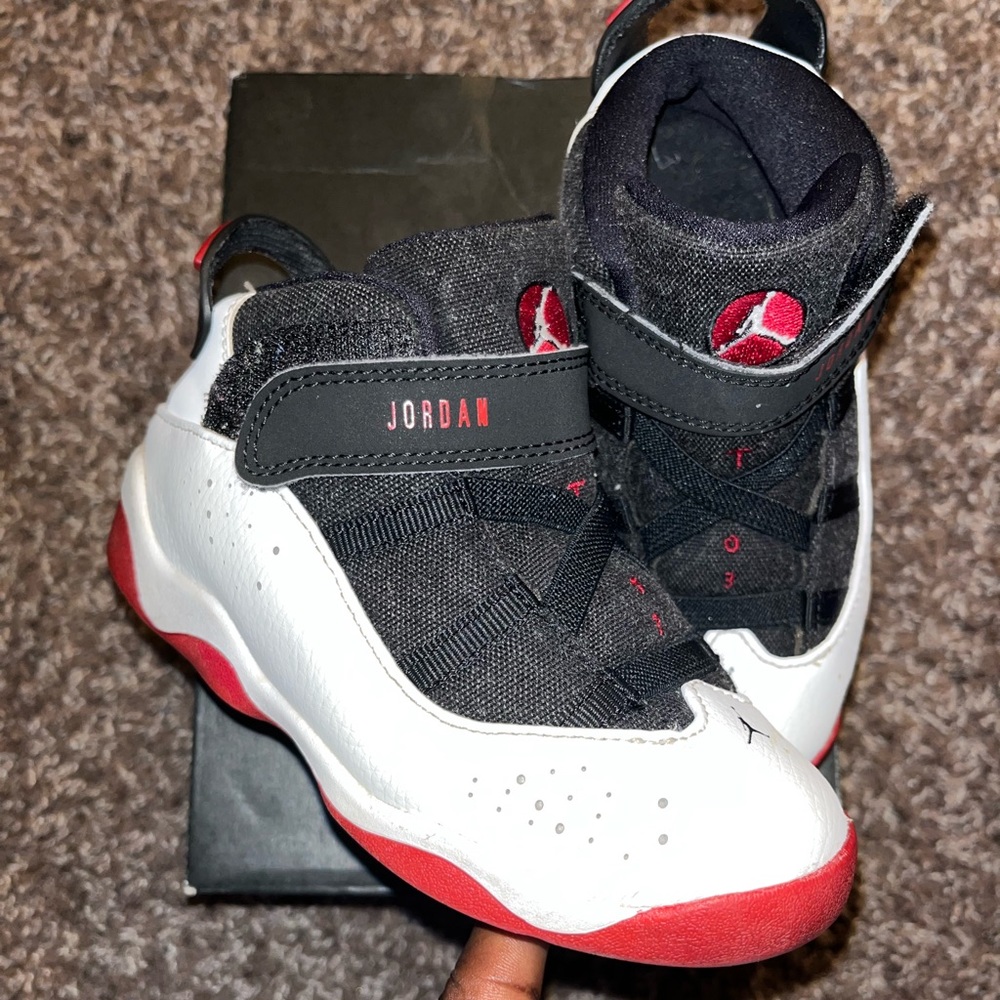 BABY JORDAN 6 RINGS SIZE-US 10c, UK 9.5, EUR 27